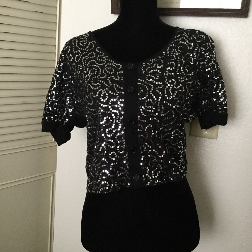 Sparkle in black and silver. Crop jacket in size M